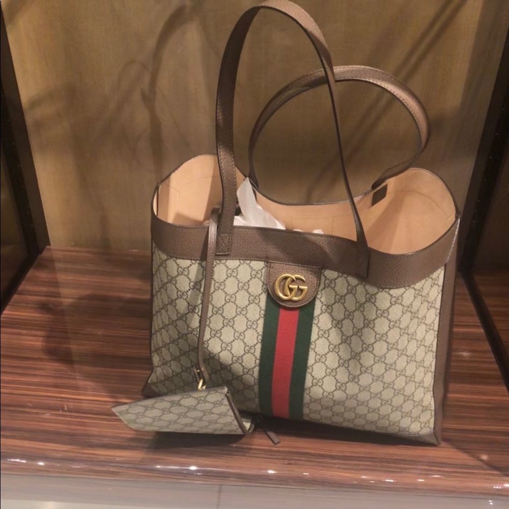 Meet your Posher, Cherlie